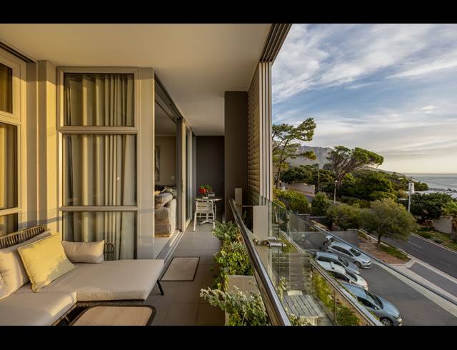 3 BEDROOM APARTMENT TO LET IN CAMPS BAY